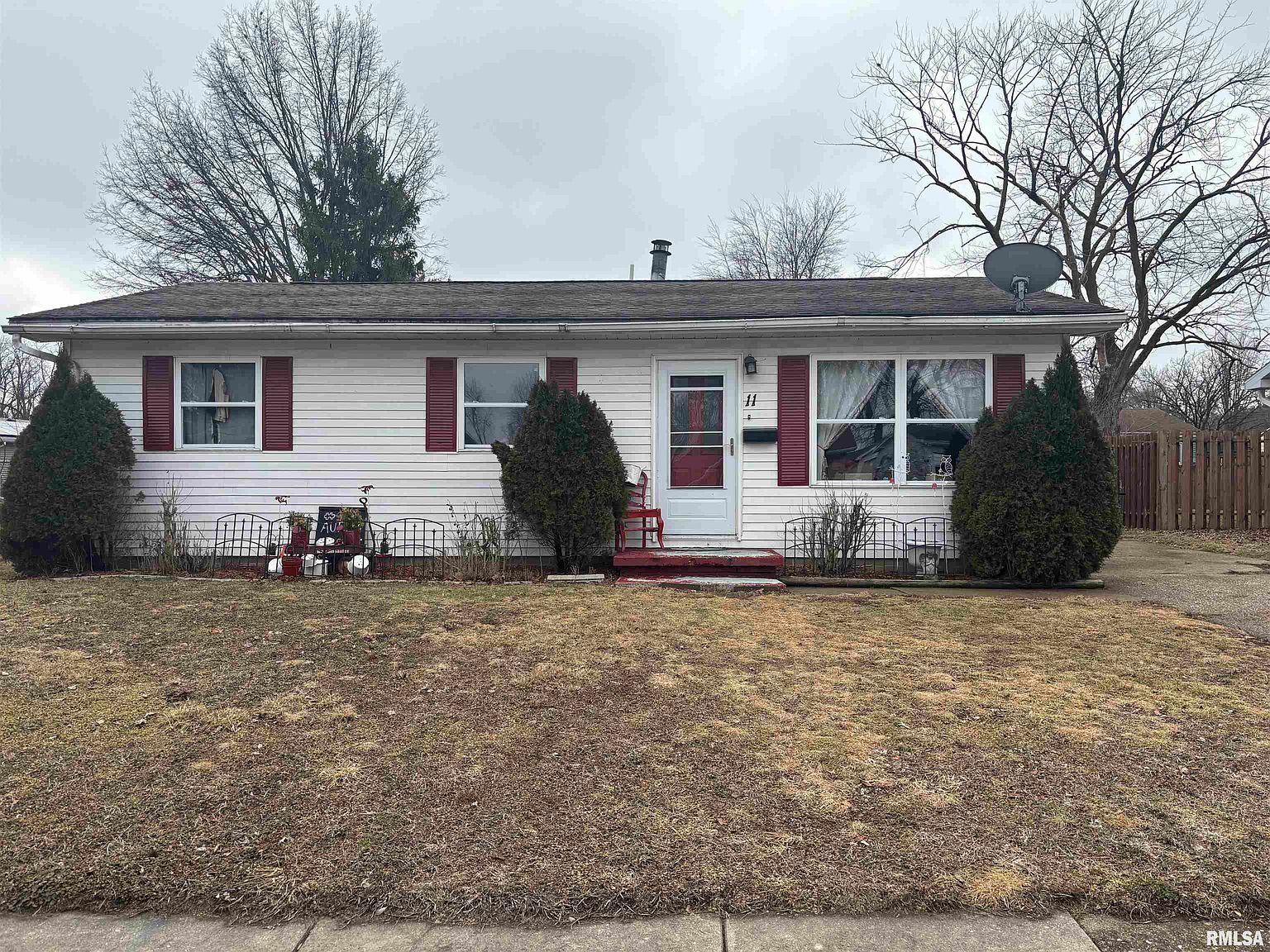 11 Sommerset Dr Jacksonville, IL 62650 - Thumbnail 2