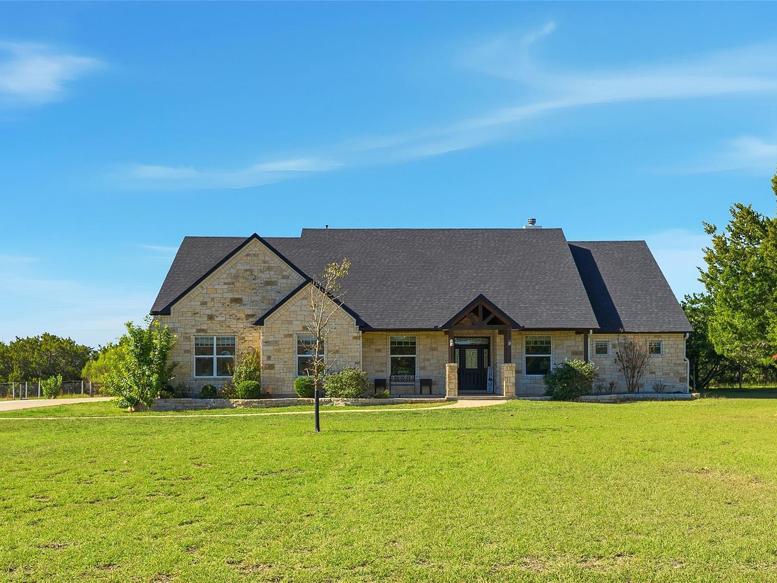 642 Chama Trce Dripping Springs, TX 78620 - Thumbnail 2