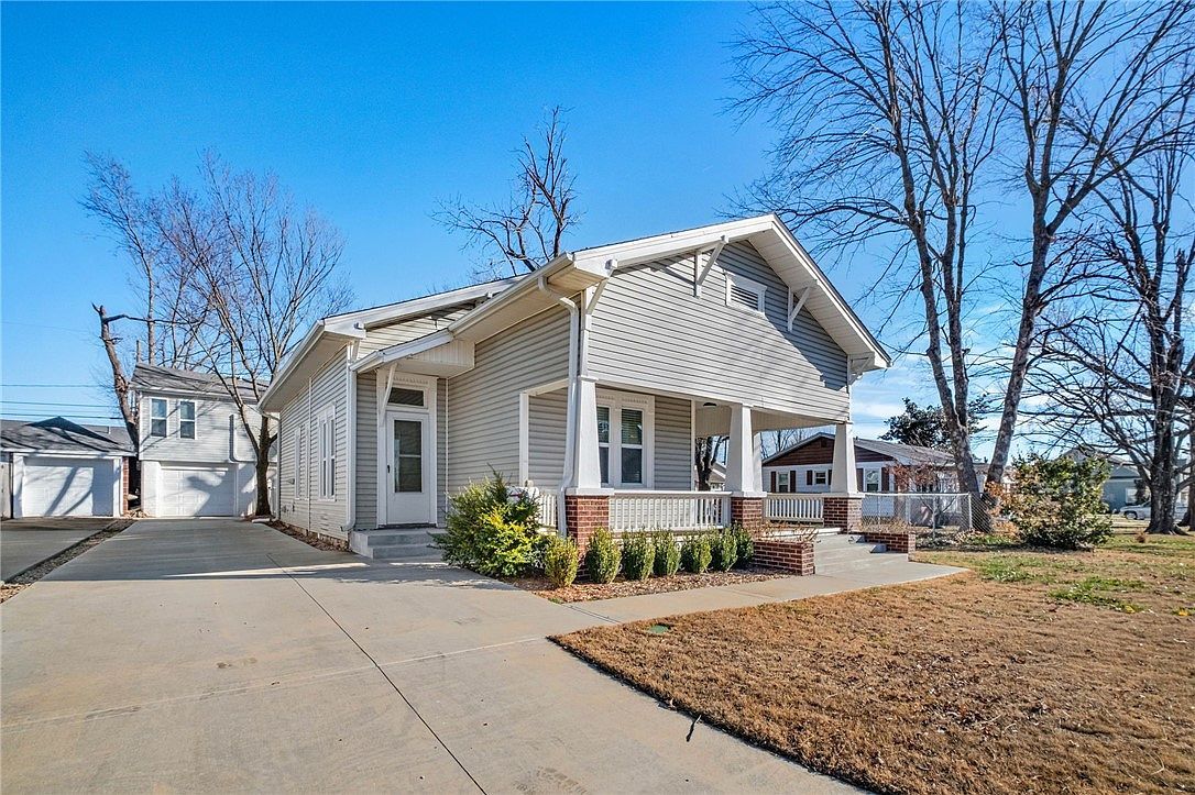 615 N 3rd St Rogers, AR 72756 - Thumbnail 2