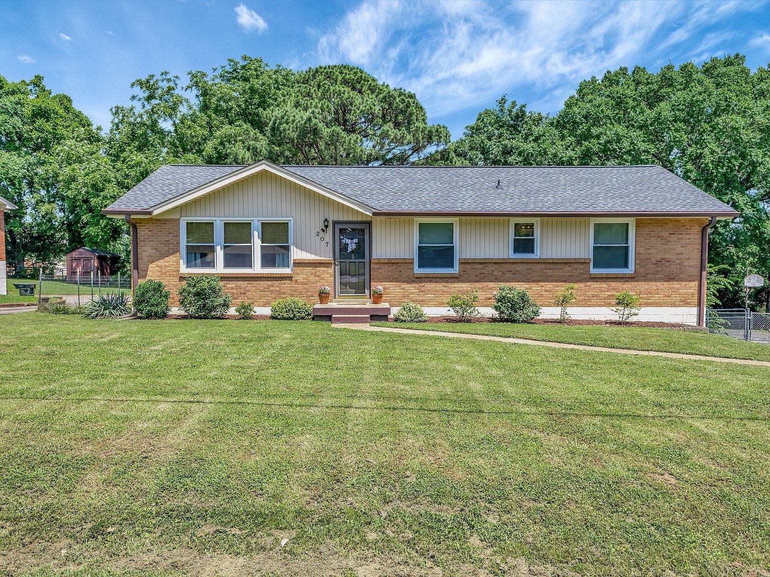 207 Bonnafield Dr Hermitage, TN 37076 - Thumbnail 2