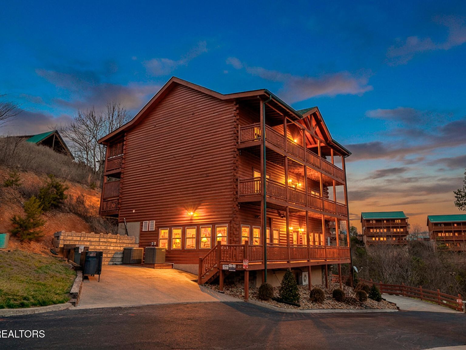 2517 Laurel Point Way Sevierville, TN 37862 - Thumbnail 2