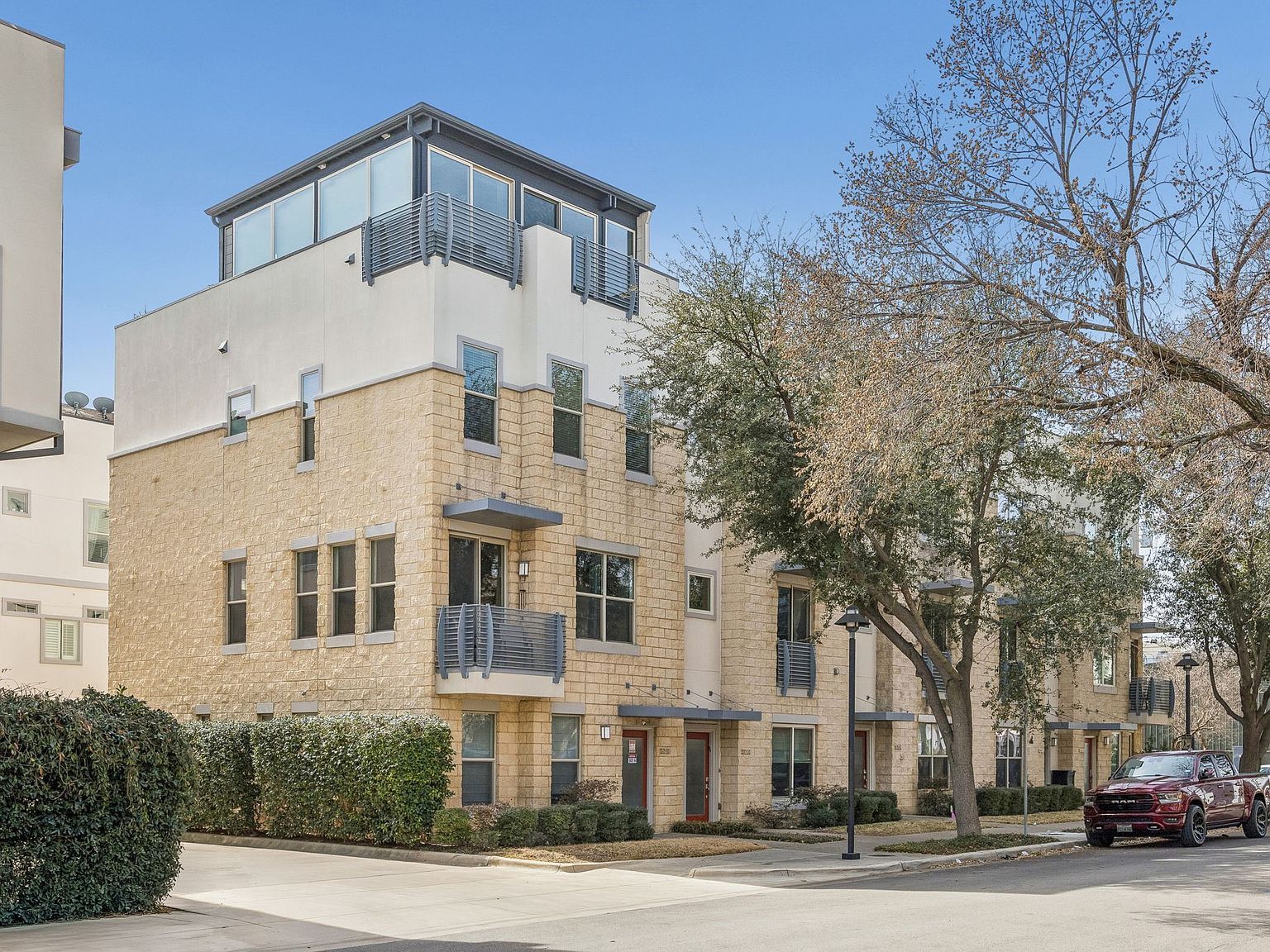 5708 La Vista Dr Dallas, TX 75206 - Thumbnail 2