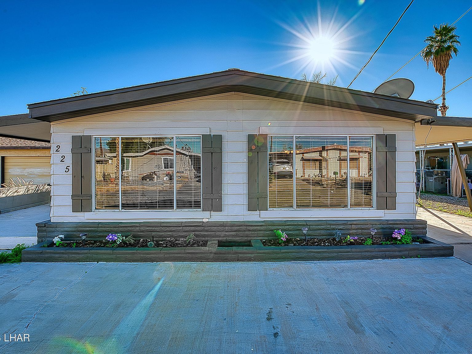 225 N Moonlight Dr Parker, AZ 85344 - Thumbnail 2