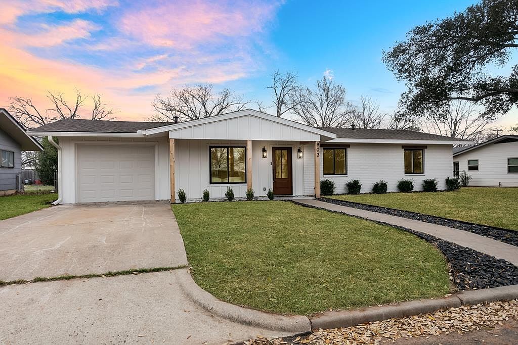 803 Sunset St Fredericksburg, TX 78624  | Single Family