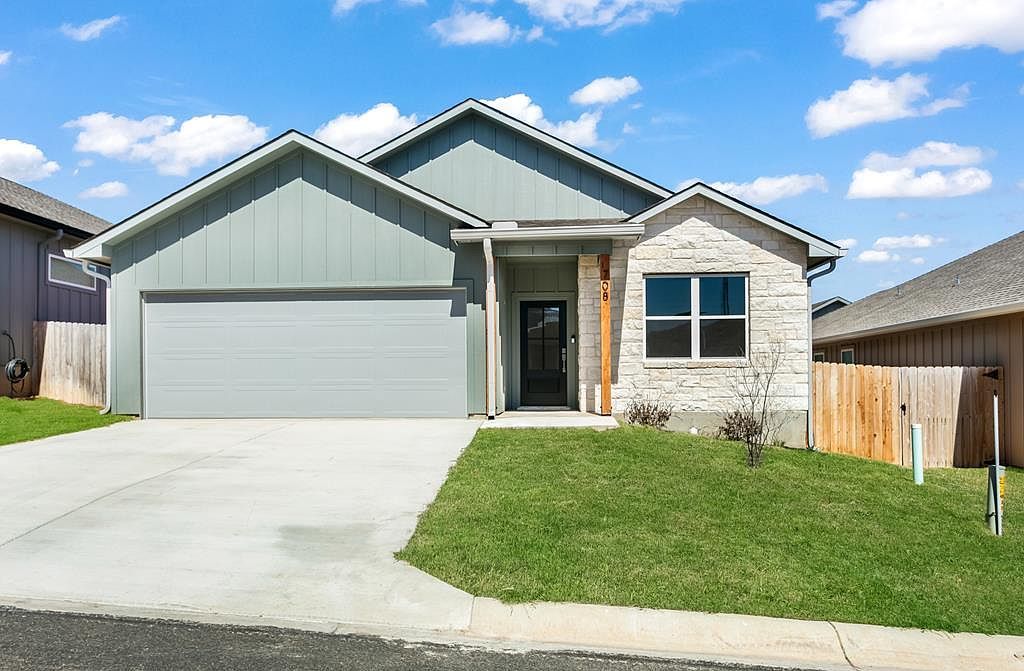 708 Wedgewood Ln Fredericksburg, TX 78624 - Thumbnail 2