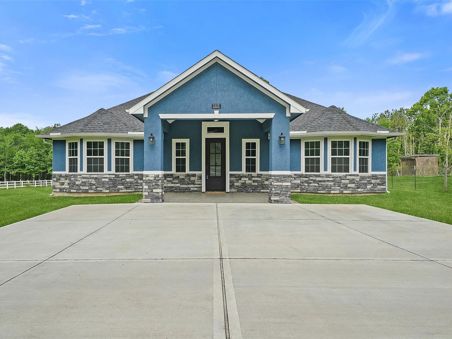 1115 Greenbelt Dr Cleveland, TX 77328 - Thumbnail 2