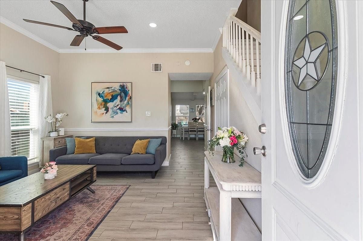 12926 Grovemill Dr Houston, TX 77045 - Thumbnail 2