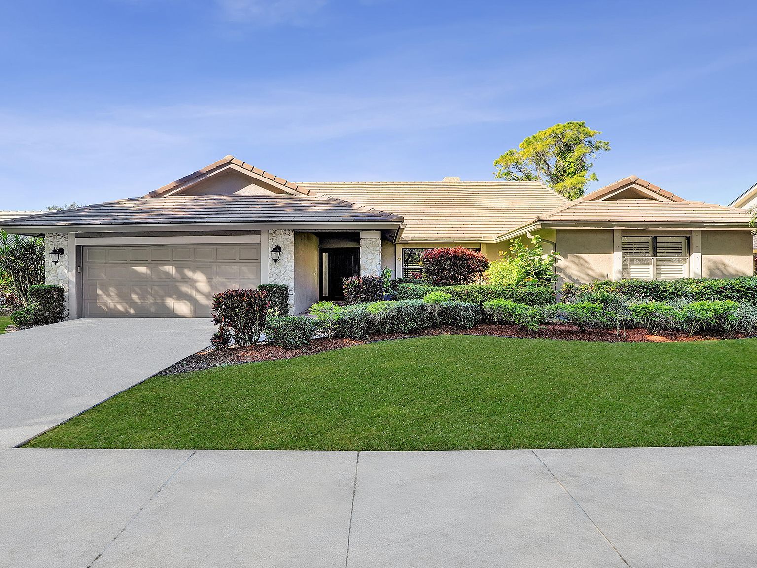 2413 NW 40th Cir Boca Raton, FL 33431 - Thumbnail 2