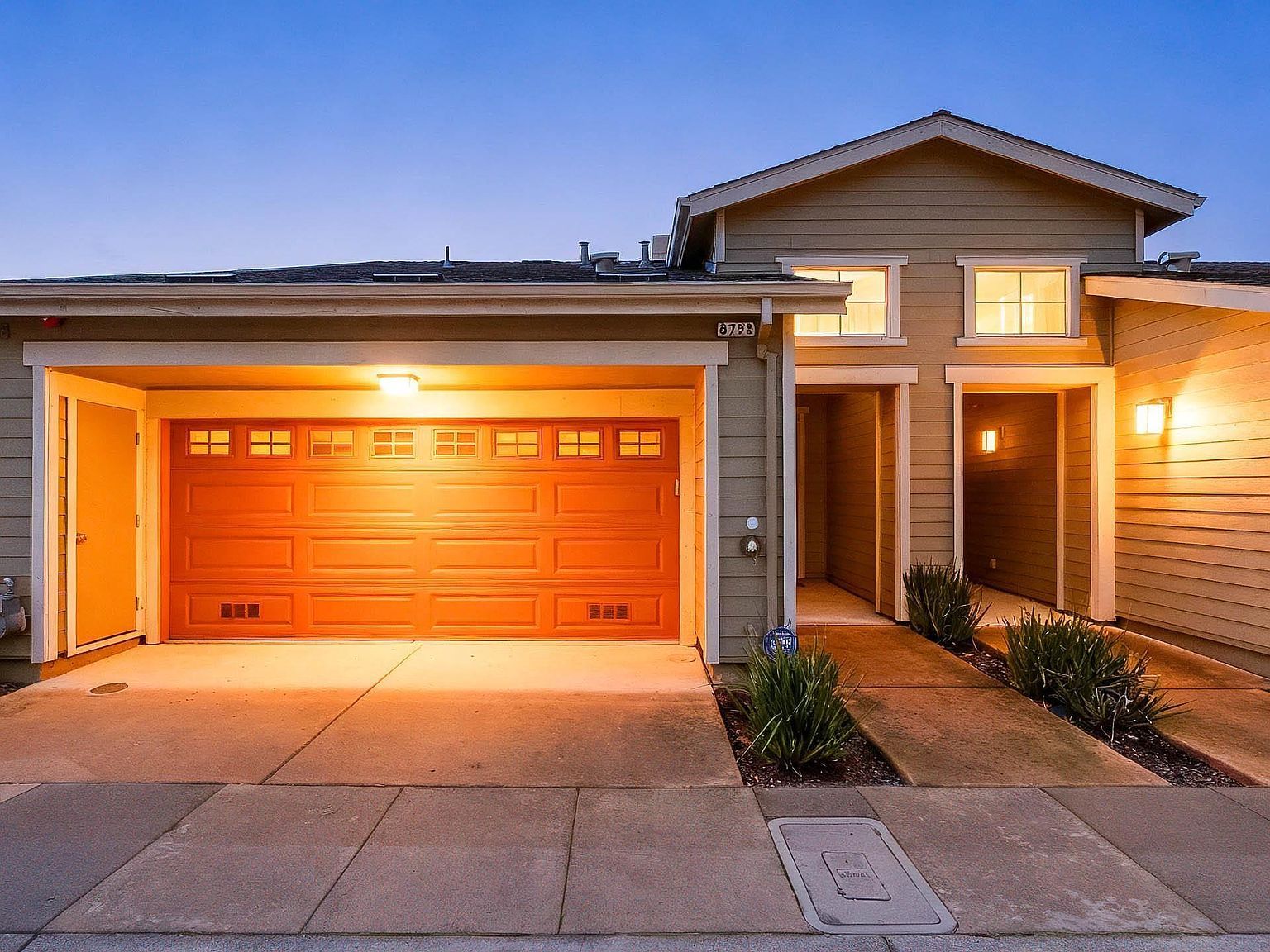 6299 Rocky Point Ct Oakland, CA 94605 - Thumbnail 2