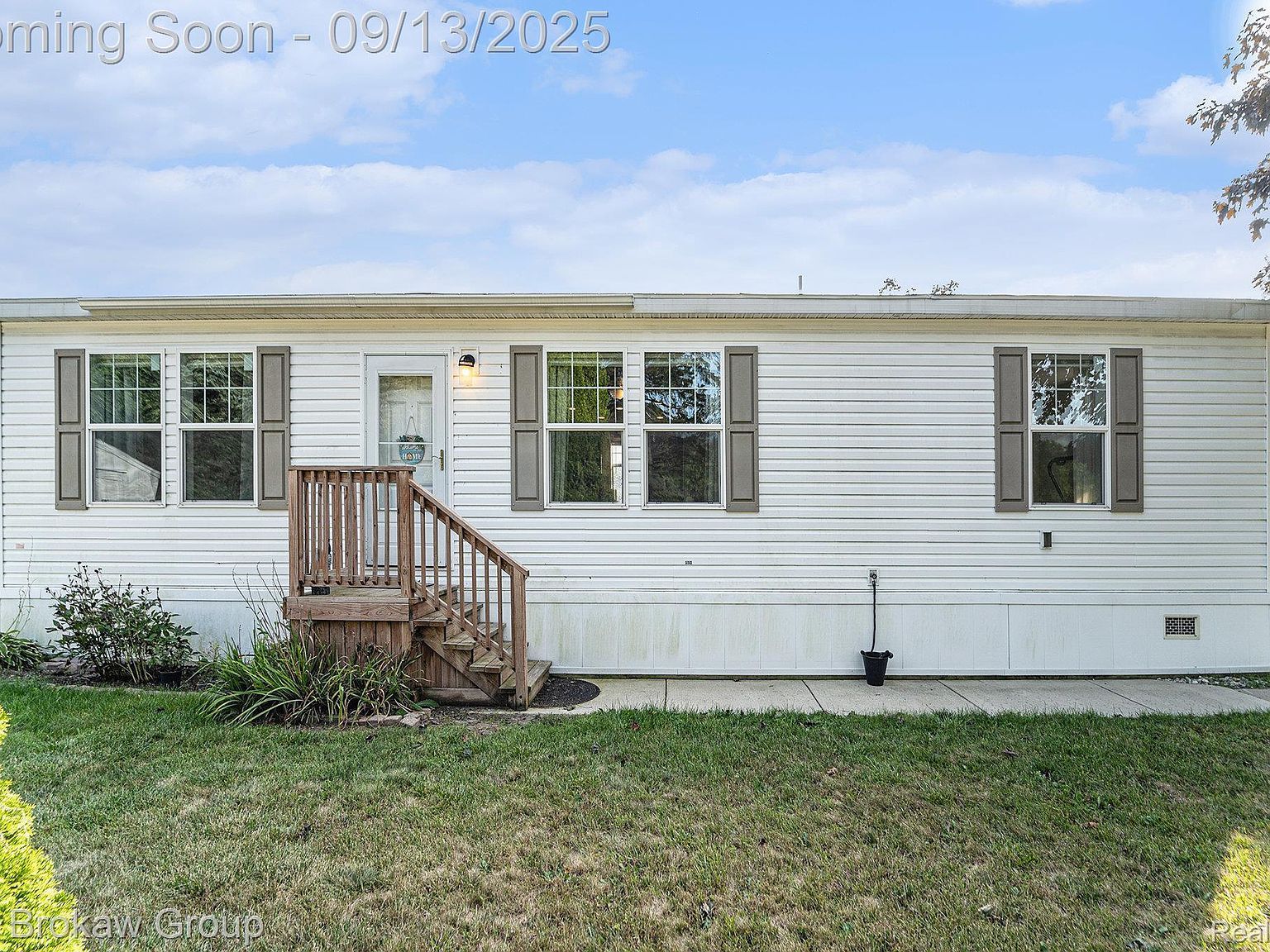 4649 Butternut St Clarkston, MI 48348 - Thumbnail 2