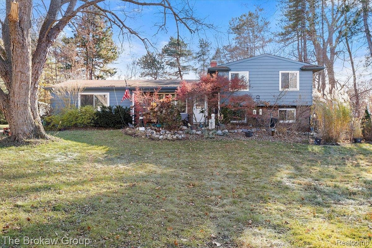 10490 Green Rd Goodrich, MI 48438 - Thumbnail 2