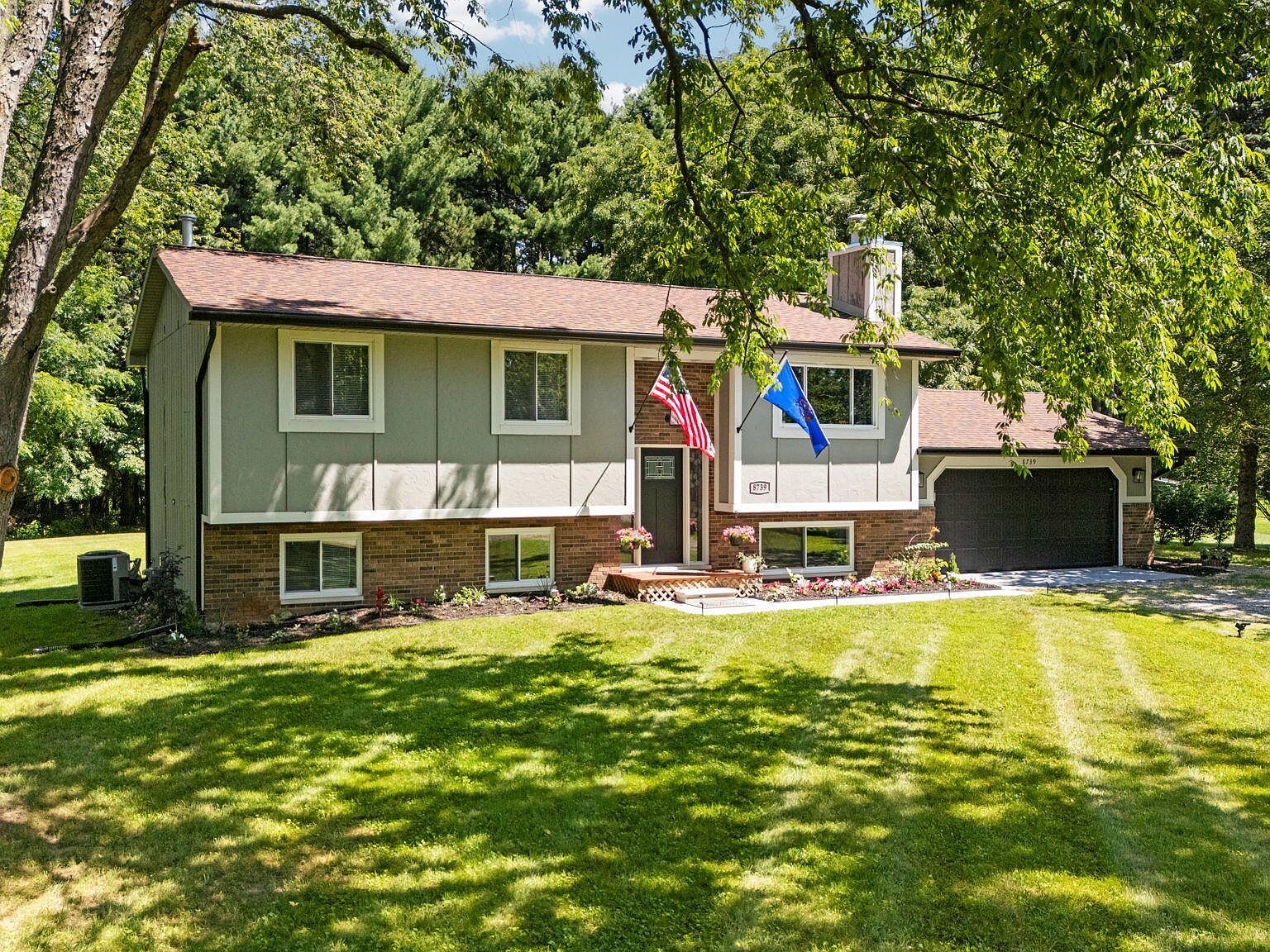 8739 Coyle Dr Pinckney, MI 48169, 48169