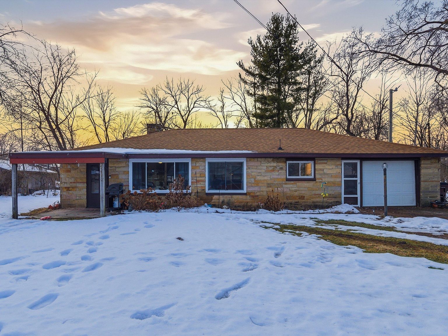 522 4th St Michigan Center, MI 49254 - Thumbnail 2