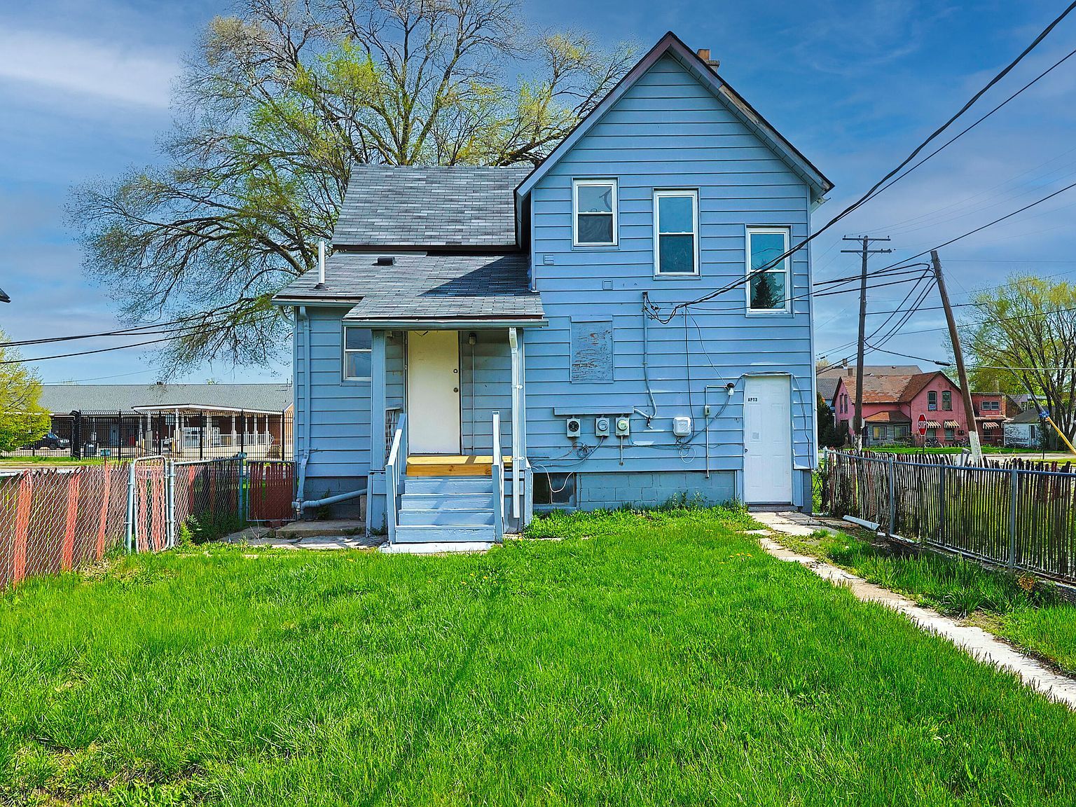 28 E Henry St Detroit, MI 48218, 48218