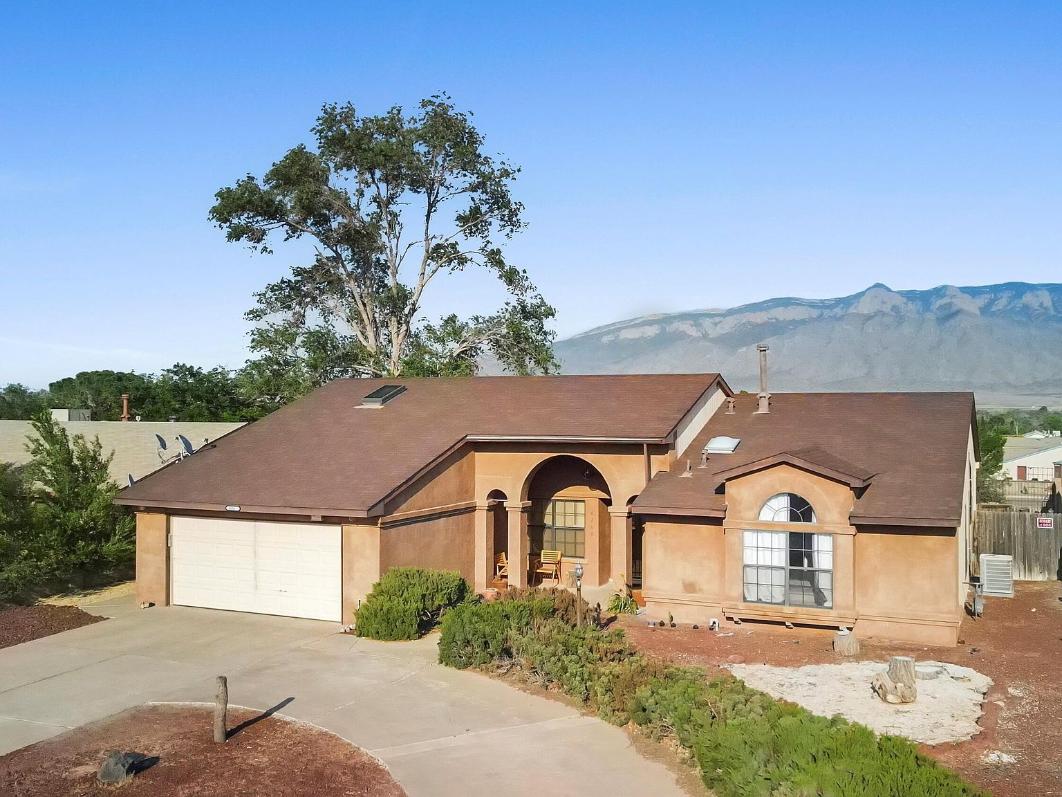 6268 Apache Plume Rd NE Rio Rancho, NM 87144 - Thumbnail 2