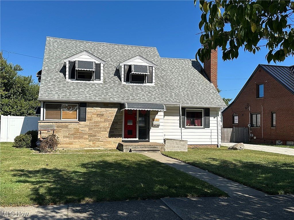 7108 Brookside Dr Cleveland, OH 44144 - Thumbnail 2