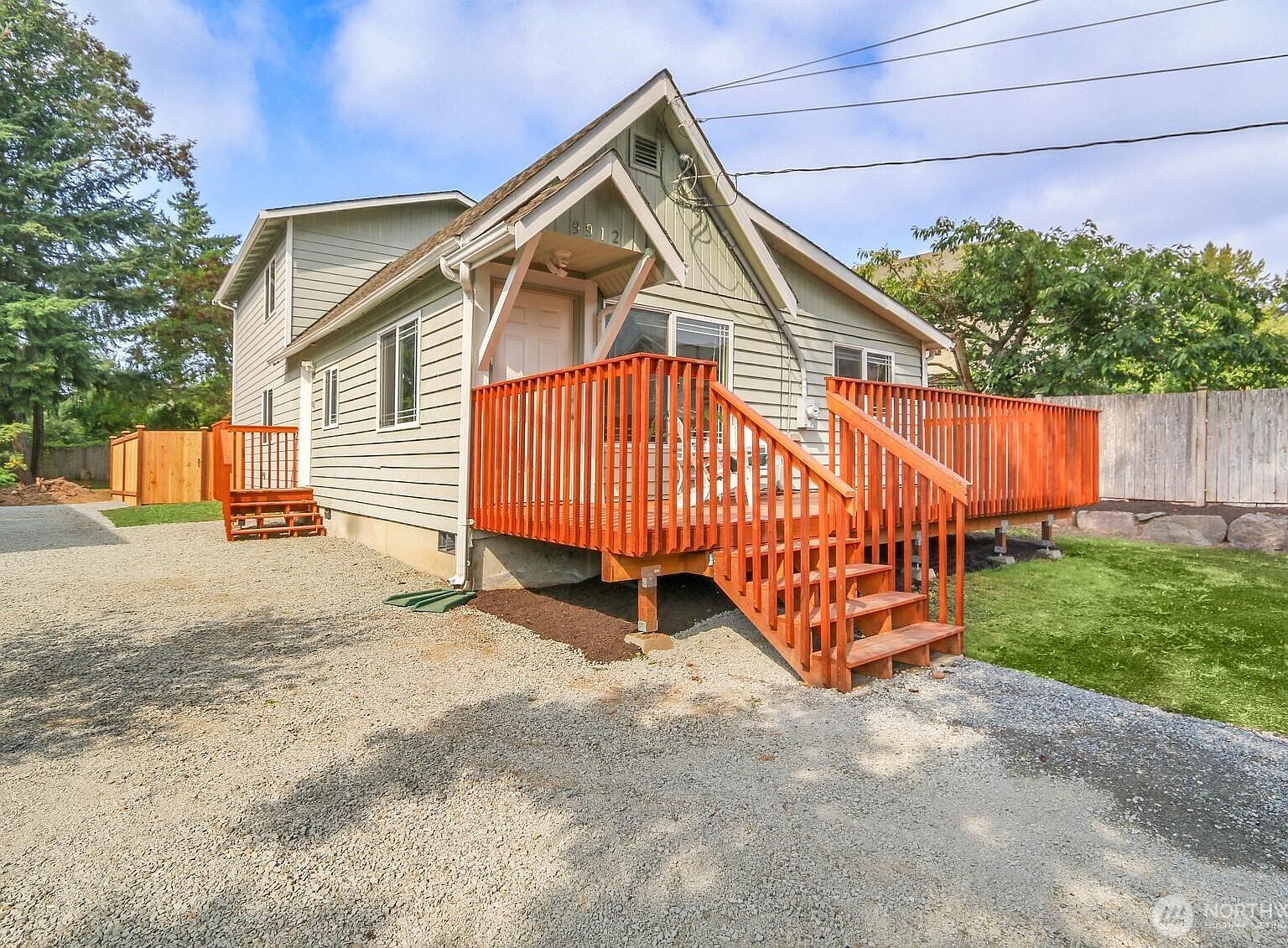 9912 Holly Dr #A Everett, WA 98204 - Thumbnail 2