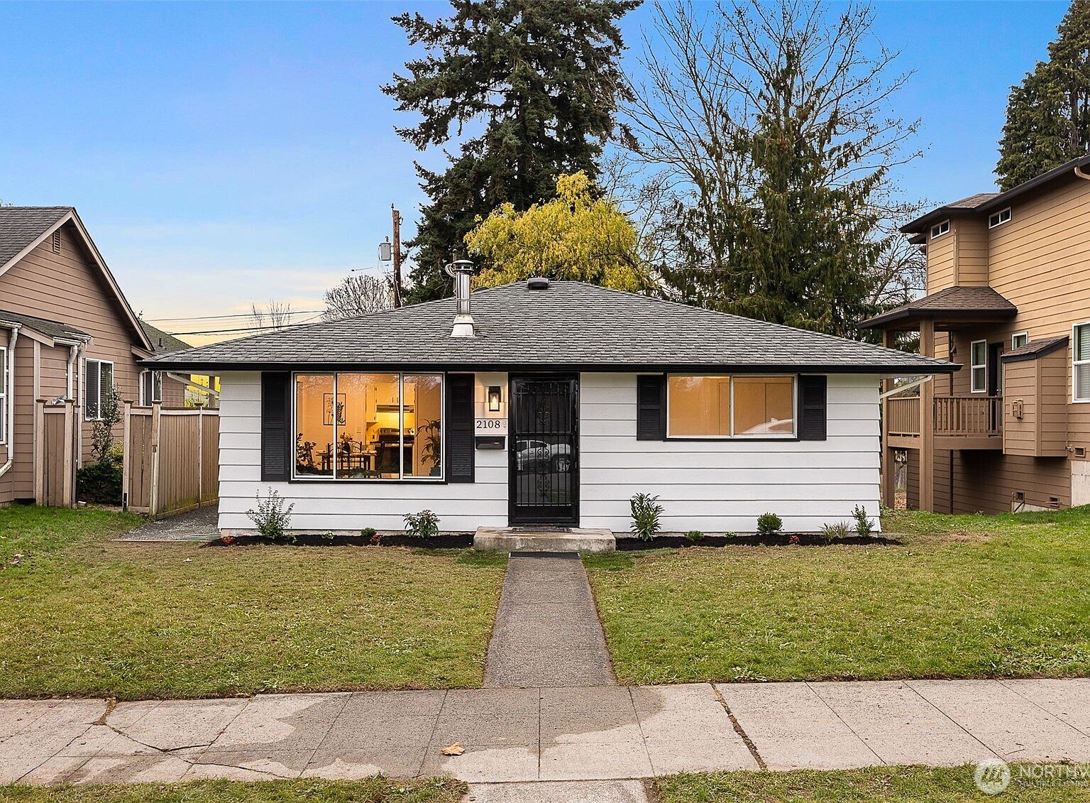 2108 Summit Ave #3 Everett, WA 98201 - Thumbnail 2