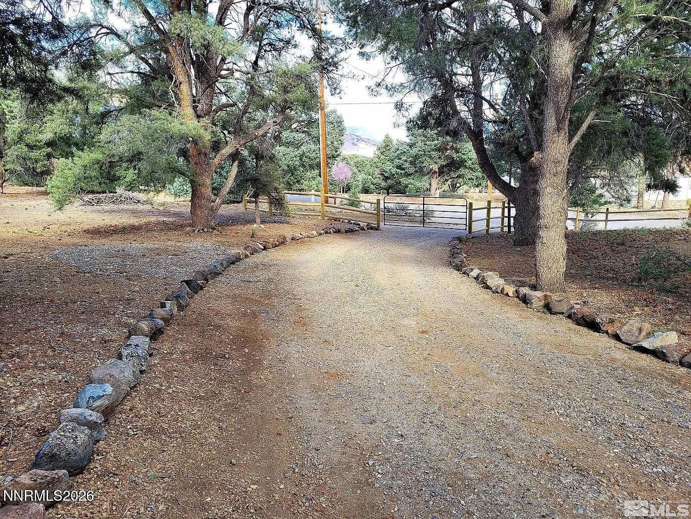 3246 Highland Way Gardnerville, NV 89410 - Thumbnail 2