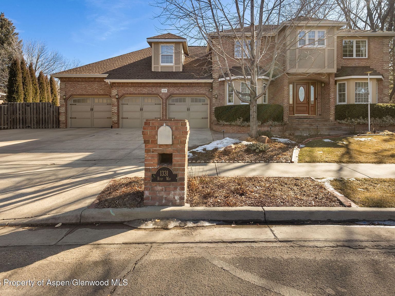 1331 Ruby Way Longmont, CO 80504 - Thumbnail 2