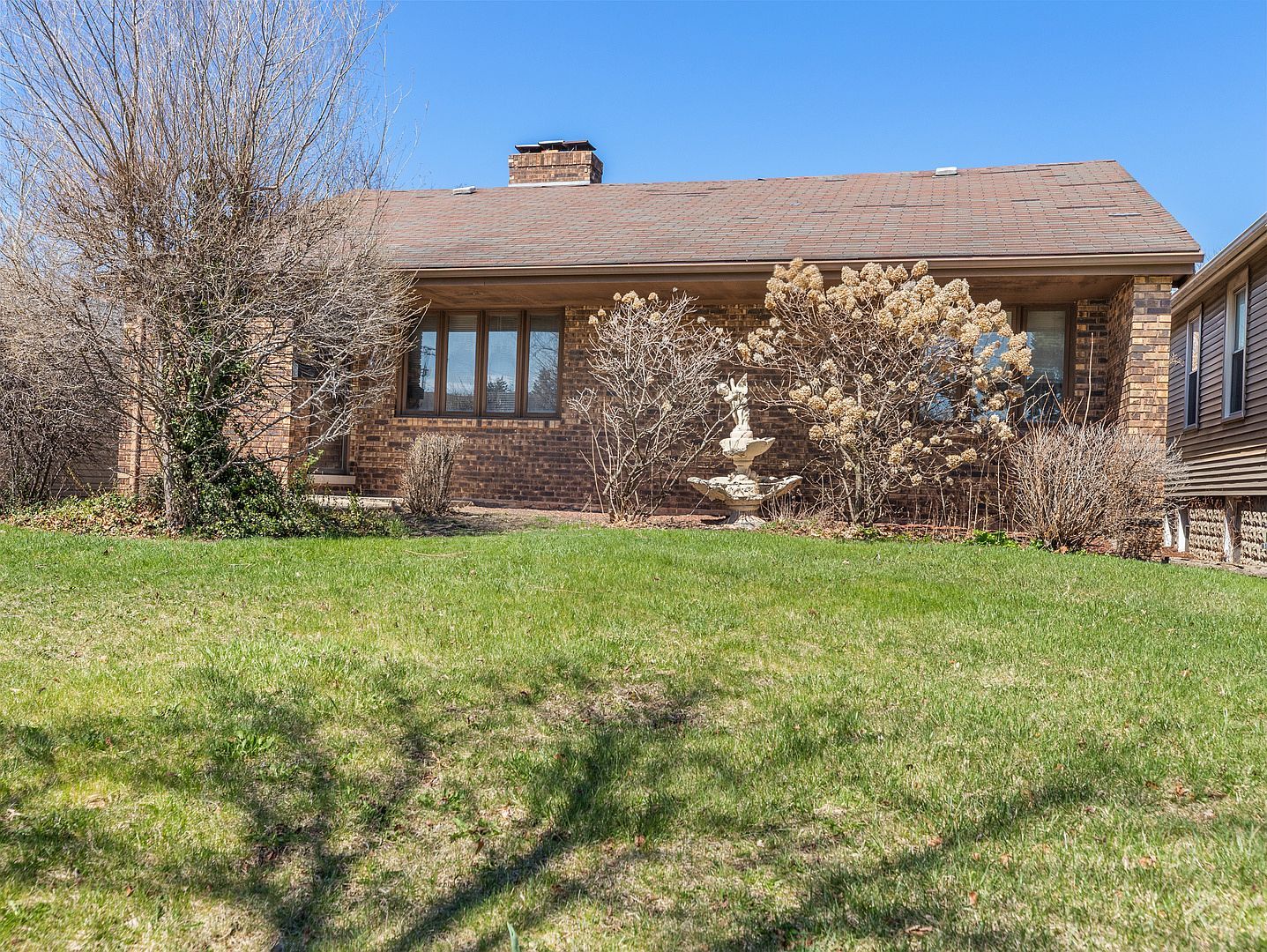 1726 E Lincoln Ave Des Plaines, IL 60018  | Single Family