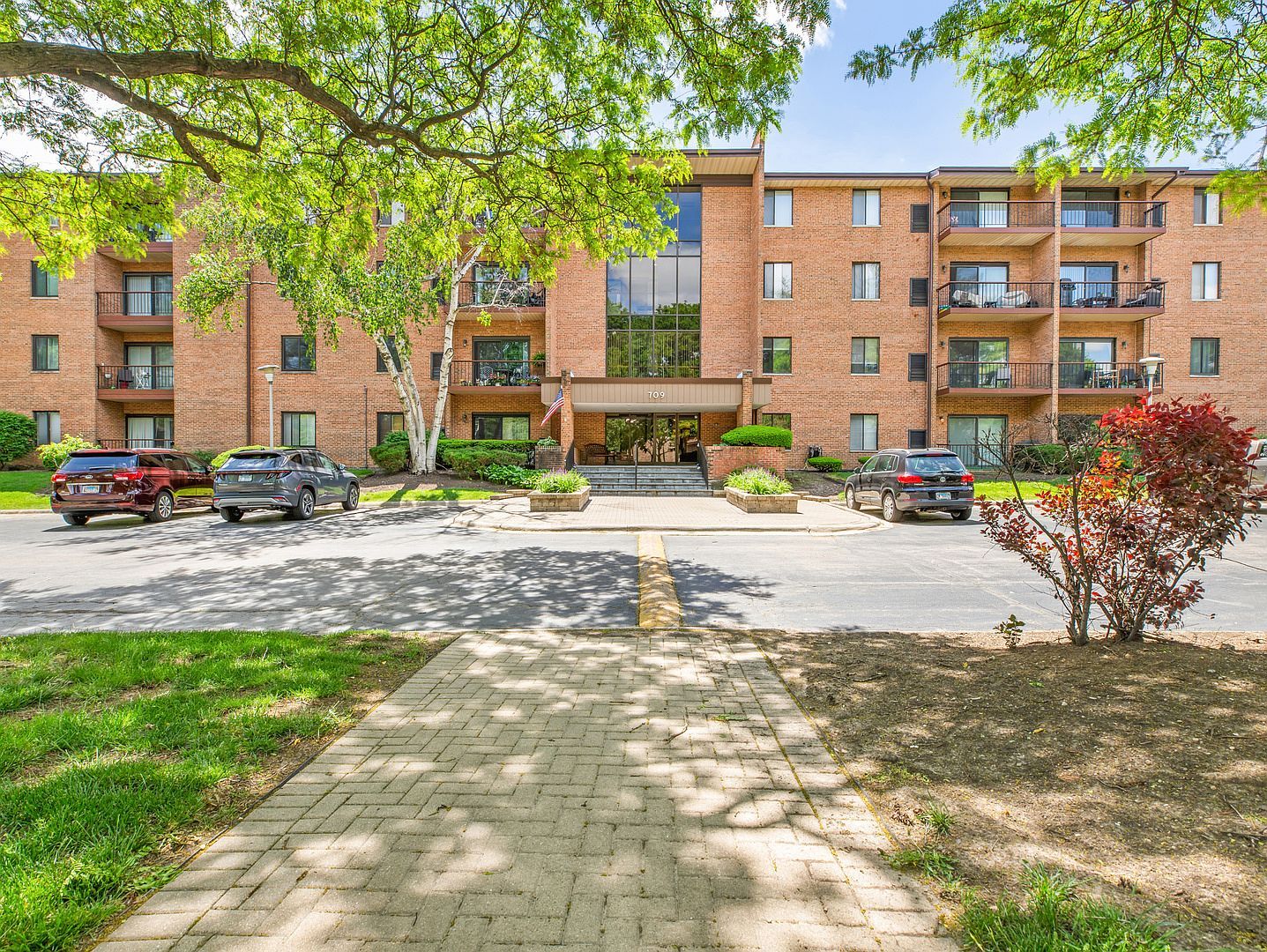 709 79th St APT 404 Darien, IL 60561 | Condominium