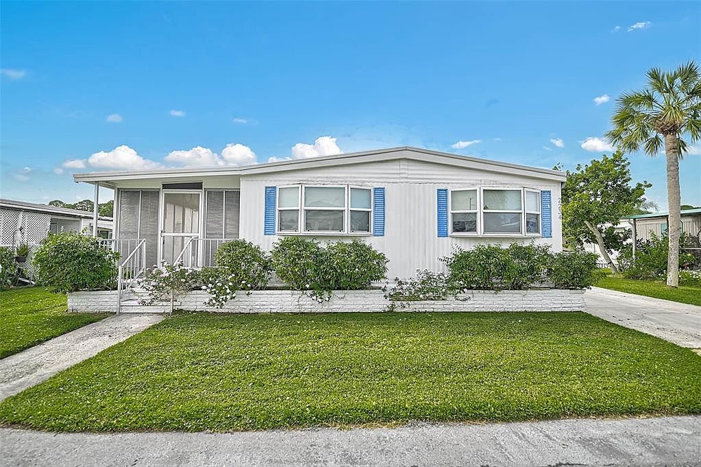 2234 Piazza Dr Sarasota, FL 34238 - Thumbnail 2