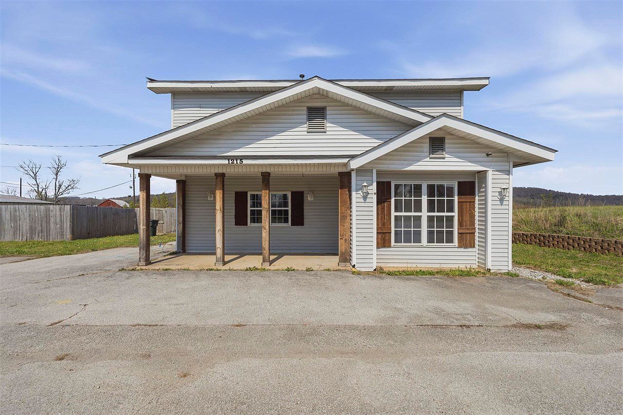 1215 & 1215A N Dixie Hwy Cave City, KY 42127  | Single Family