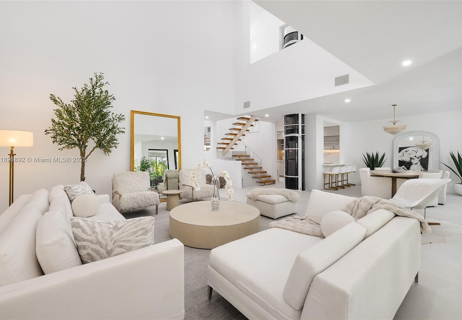 2000 S Bayshore Dr APT 4 Miami, FL 33133 - Thumbnail 2