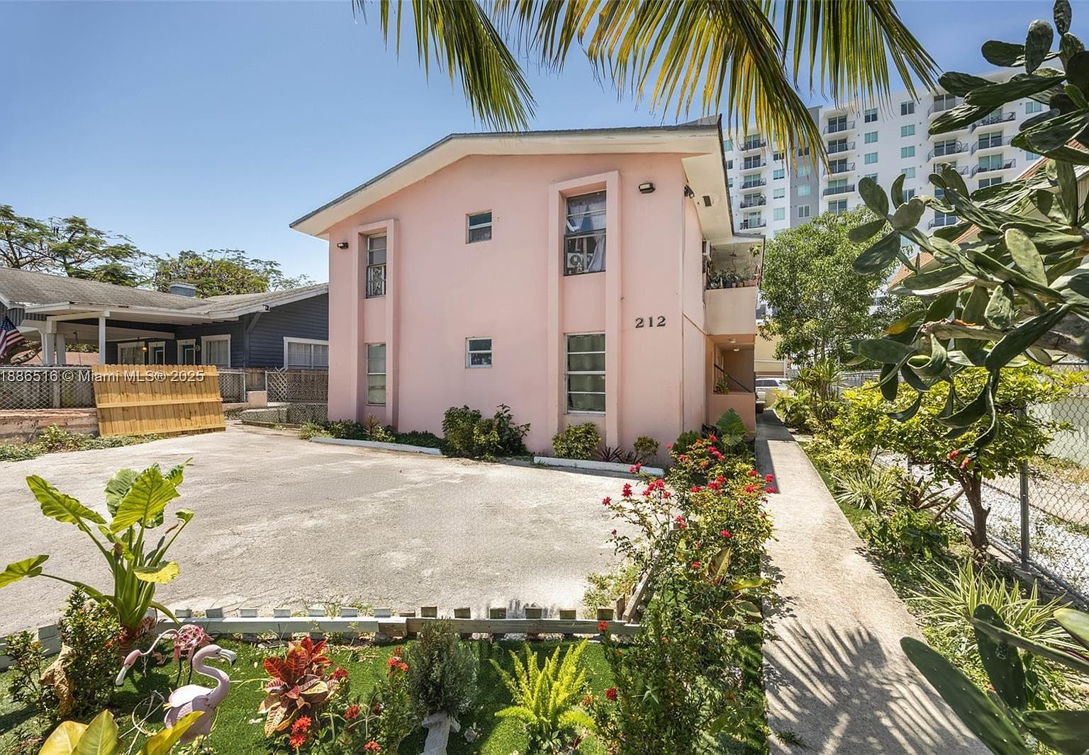 212 NW 7th Ave Miami, FL 33128 - Thumbnail 2