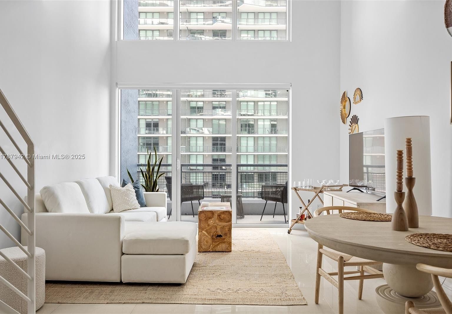 60 SW 13th St APT 3414 Miami, FL 33130 - Thumbnail 2