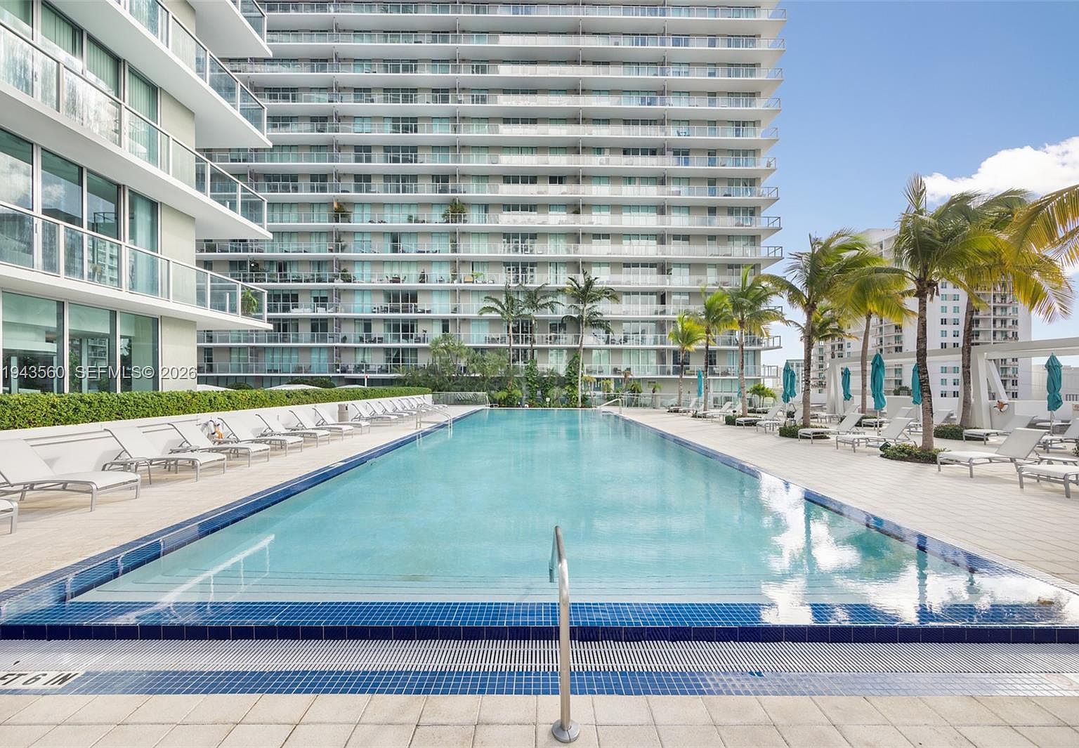 79 SW 12th St #Penthouse 3904s Miami, FL 33130 - Thumbnail 2