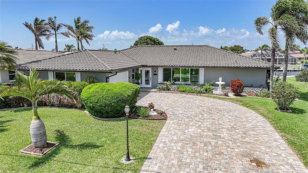 505 Via Cintia Punta Gorda, FL 33950 - Thumbnail 2