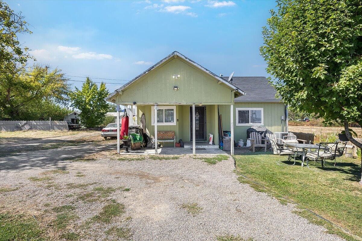 1129 Pinecroft Ave Medford, OR 97501 - Thumbnail 2