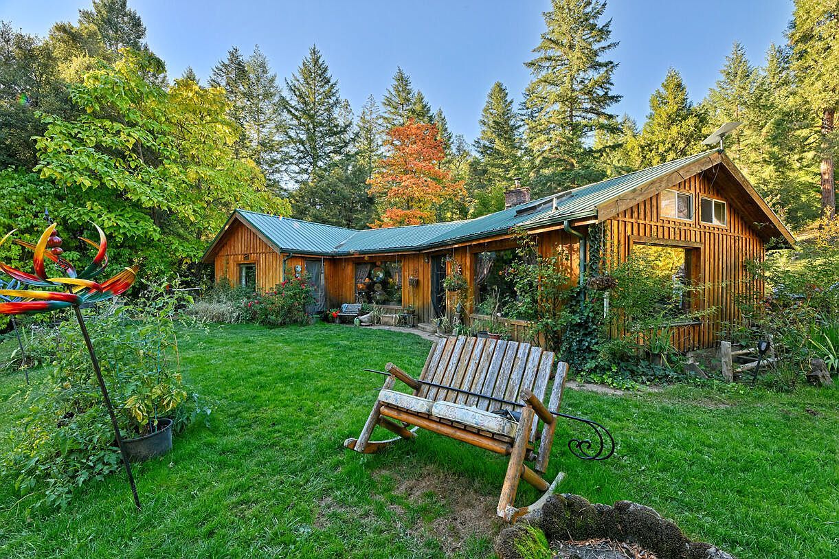 2742 Speaker Rd Wolf Creek, OR 97497 - Thumbnail 2