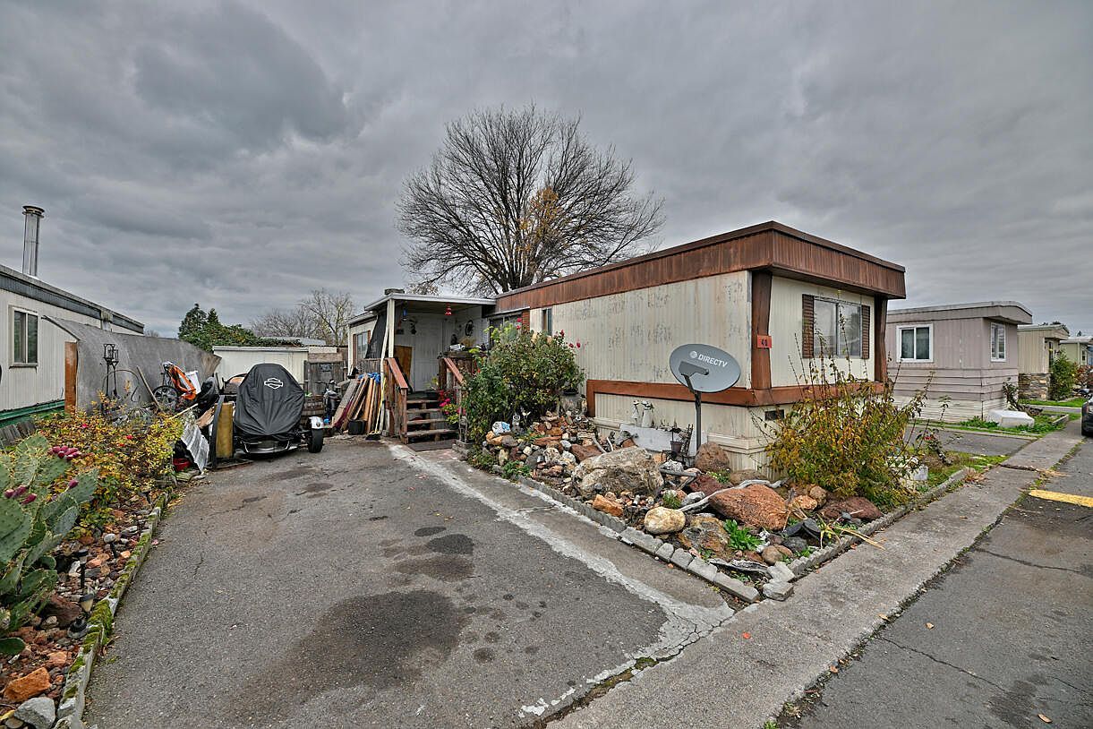 2622 Falcon St SPACE 40 White City, OR 97503 - Thumbnail 2