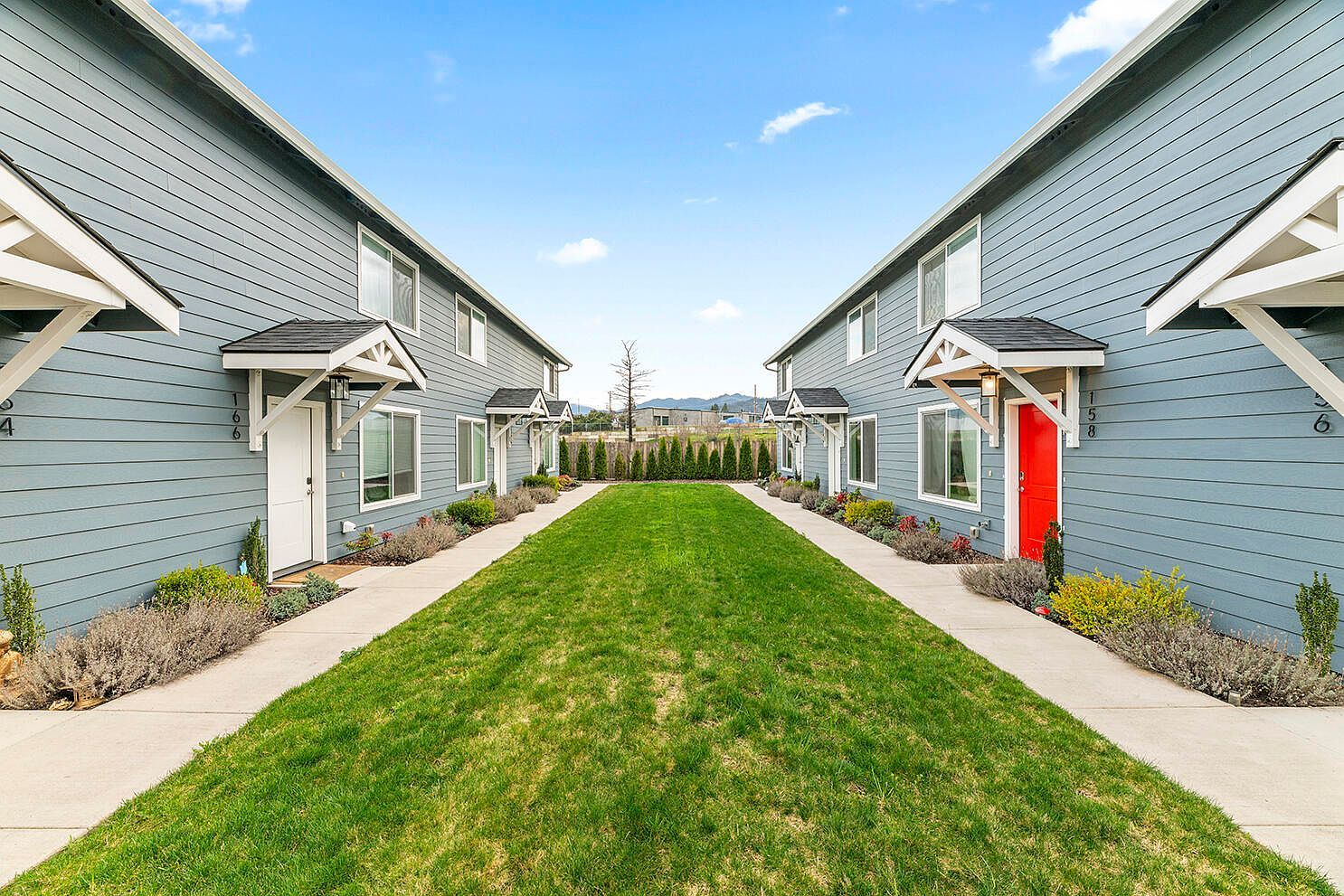 160 Northridge Ter Medford, OR 97501 - Thumbnail 2