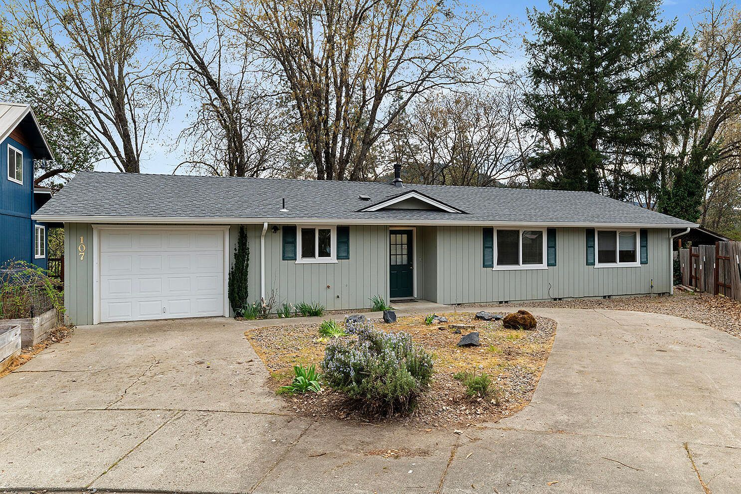 107 Marie Cir Rogue River, OR 97537  | Single Family