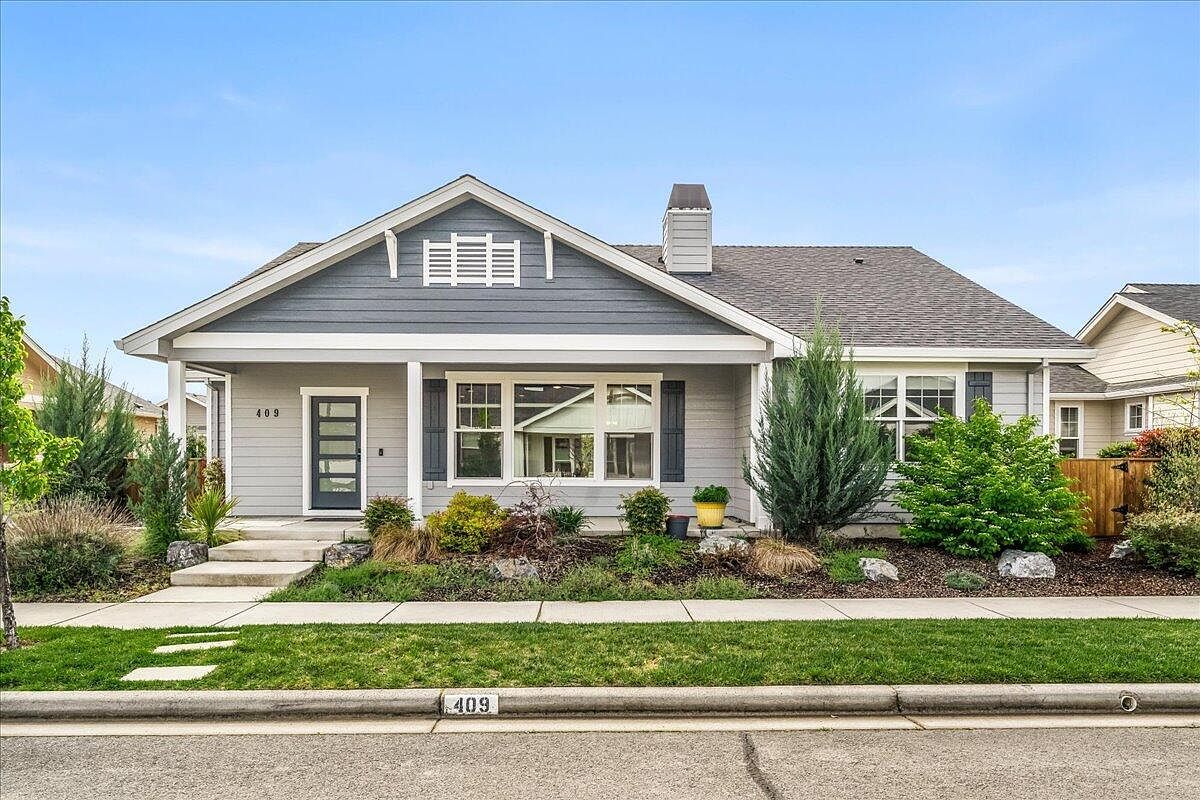 409 Castle Rock Dr Central Point, OR 97502  | Single Family