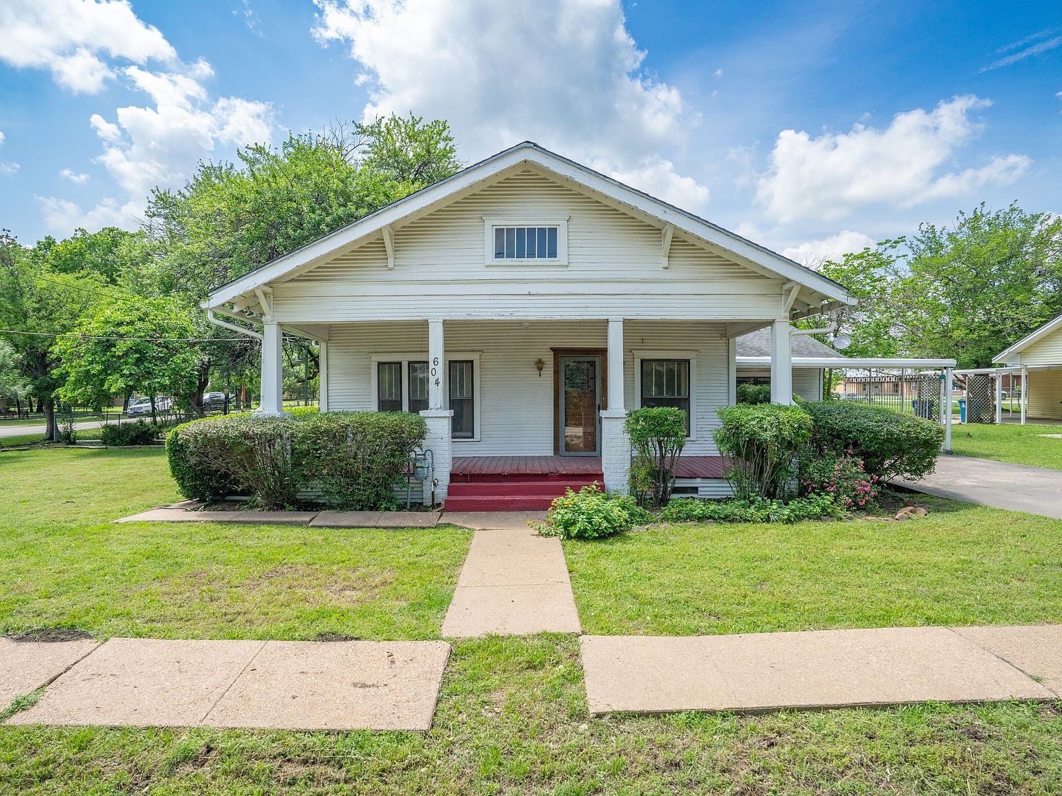 604 S Pearl St Trenton, TX 75490  | Single Family