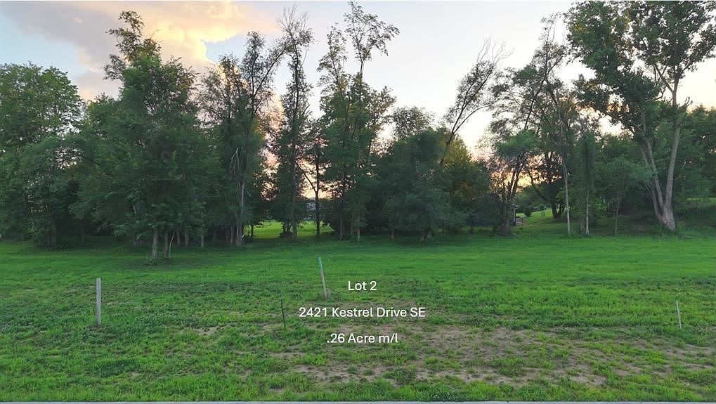 2421 Kestrel Dr SE Cedar Rapids, IA 52403 - Thumbnail 2