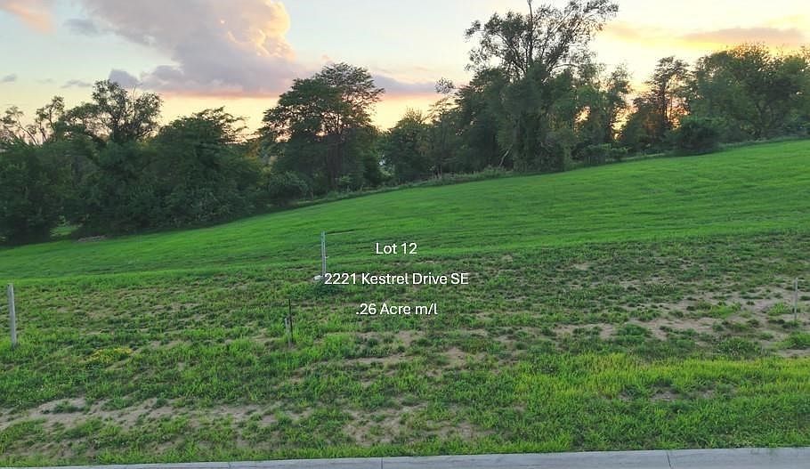2221 Kestrel Dr SE Cedar Rapids, IA 52403 - Thumbnail 2