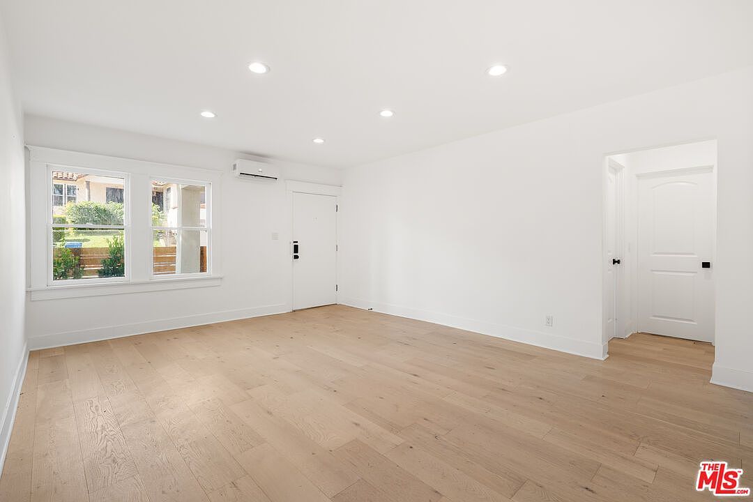 1401 Allison Ave Los Angeles, CA 90026  | Condominium
