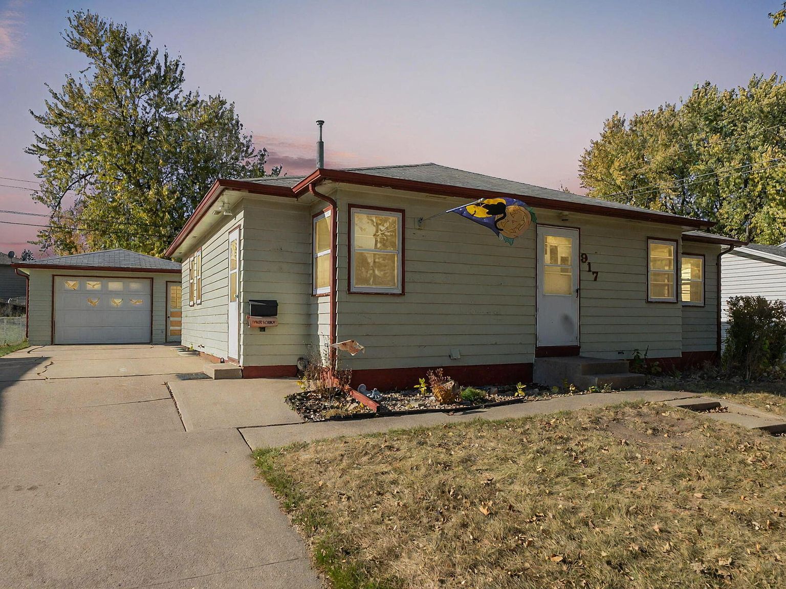 917 S Stephen Ave Sioux Falls, SD 57103 - Thumbnail 2