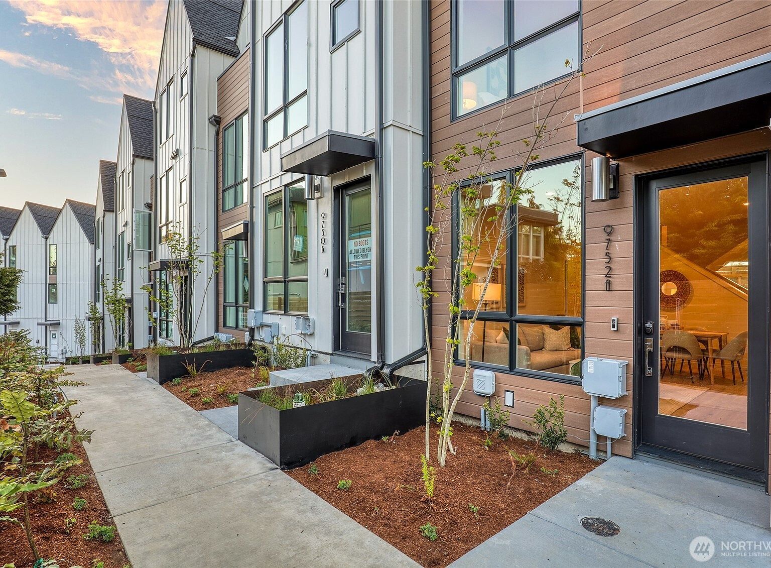 9746 A Holman Rd NW Seattle, WA 98117 - Thumbnail 2