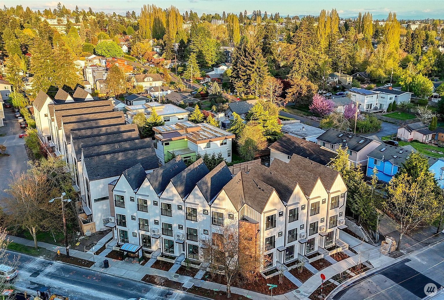 9721 6th Ave NW Seattle, WA 98117 - Thumbnail 2