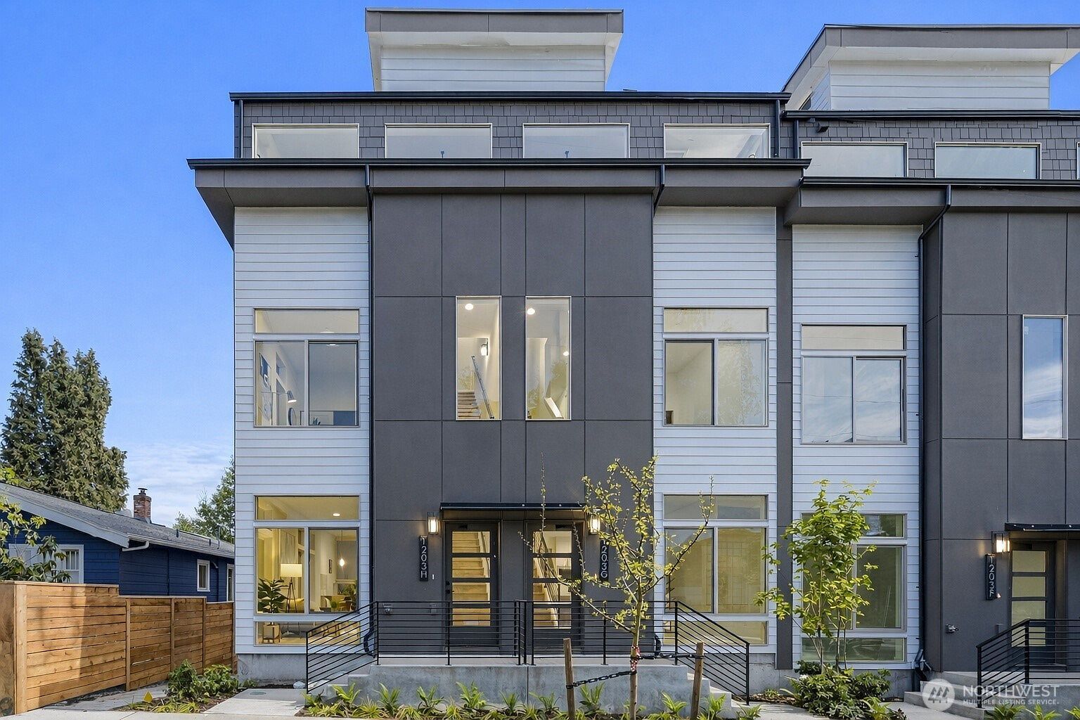 1203 G N Allen Pl Seattle, WA 98103, 98103