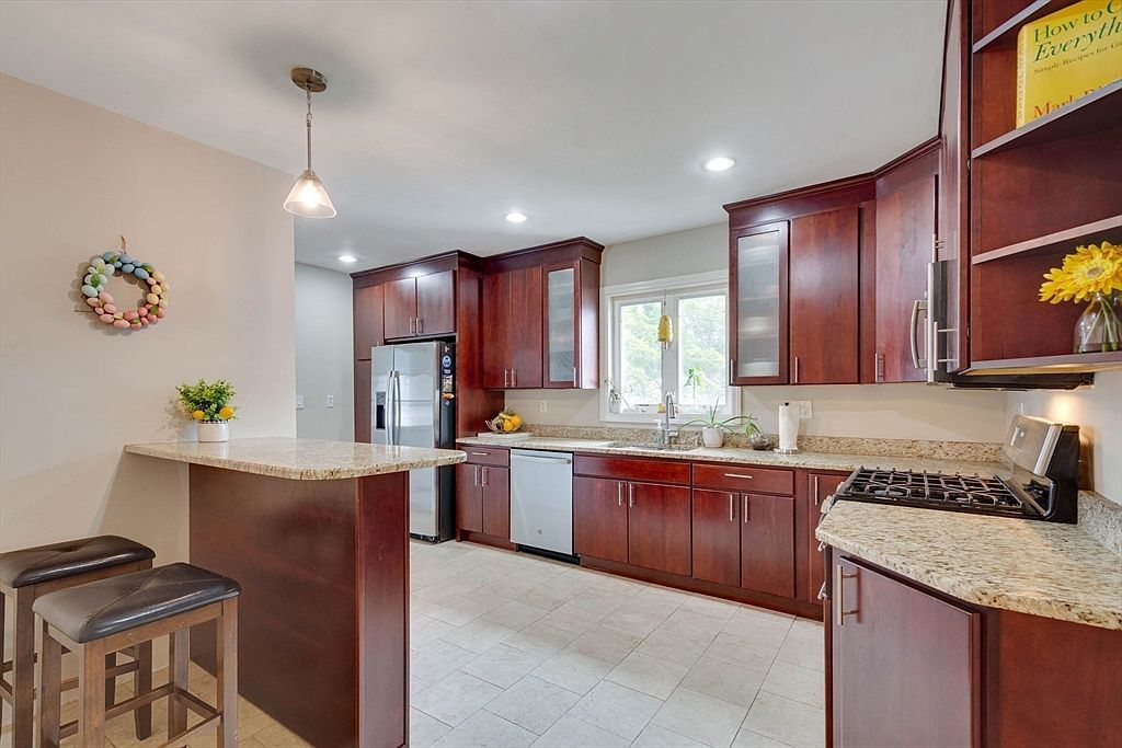 95 Landseer St West Roxbury, MA 02132  | Multi Family