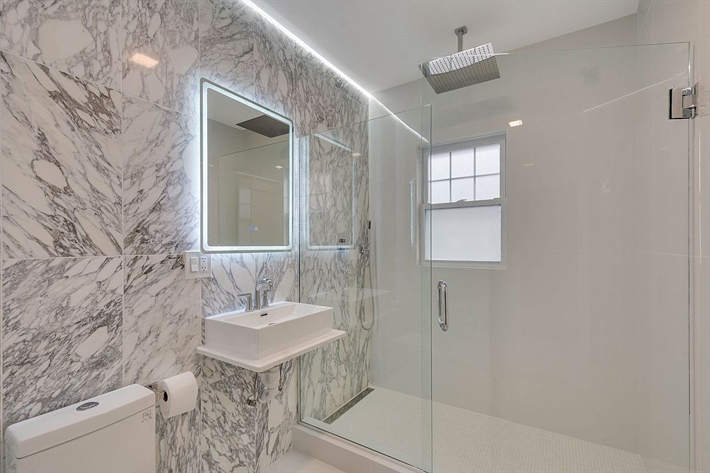 95 Landseer St Floor 1 West Roxbury, MA 02132  | Condominium