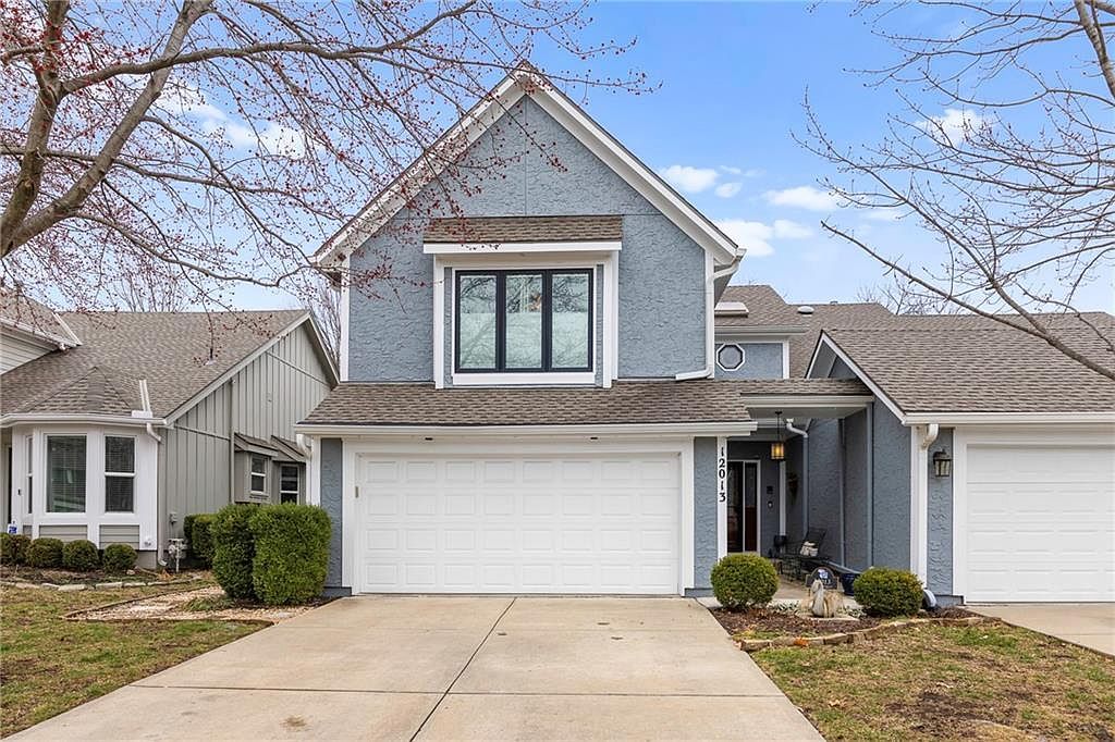 12013 England St Overland Park, KS 66213 - Thumbnail 2